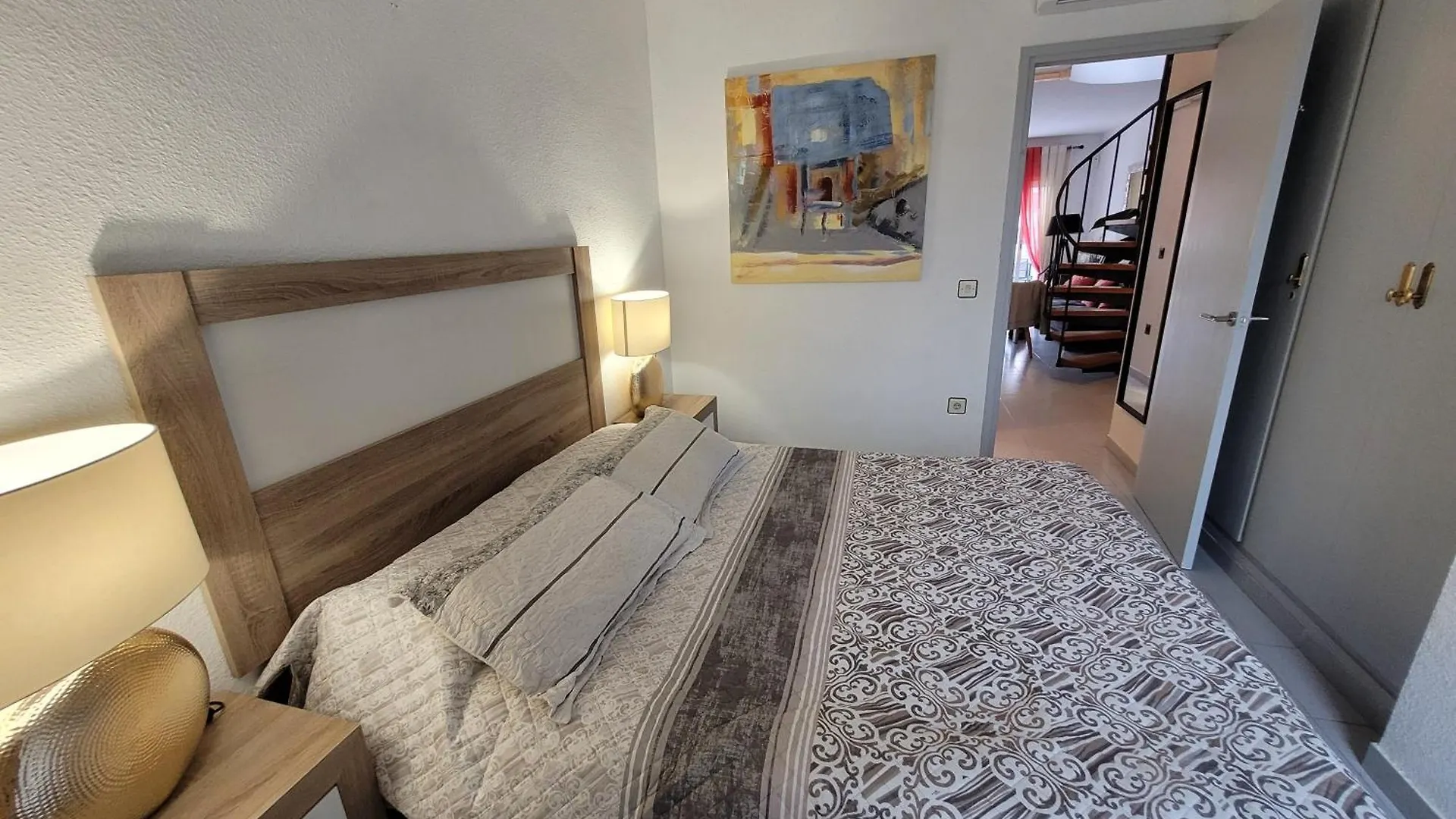Rooftop 35m2 jacuzzi - plein sud - 2 chambres Empuriabrava 0*,  Espagne