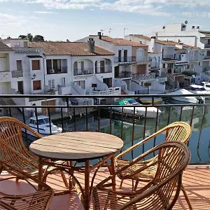 Estudi Amb Vistes Al Canal Empuriabrava